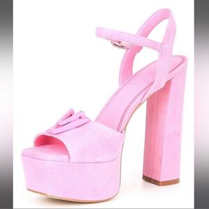 Venita Aspen Gianni Bini suede platforms heels